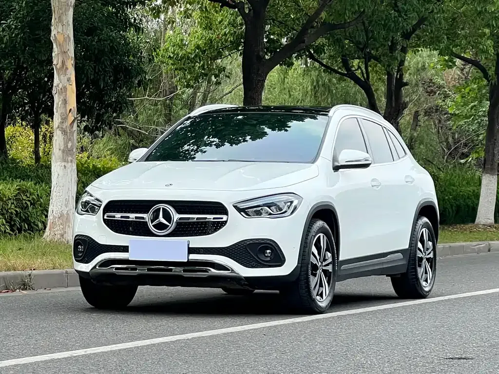 Mercedes-Benz GLA — фото 1