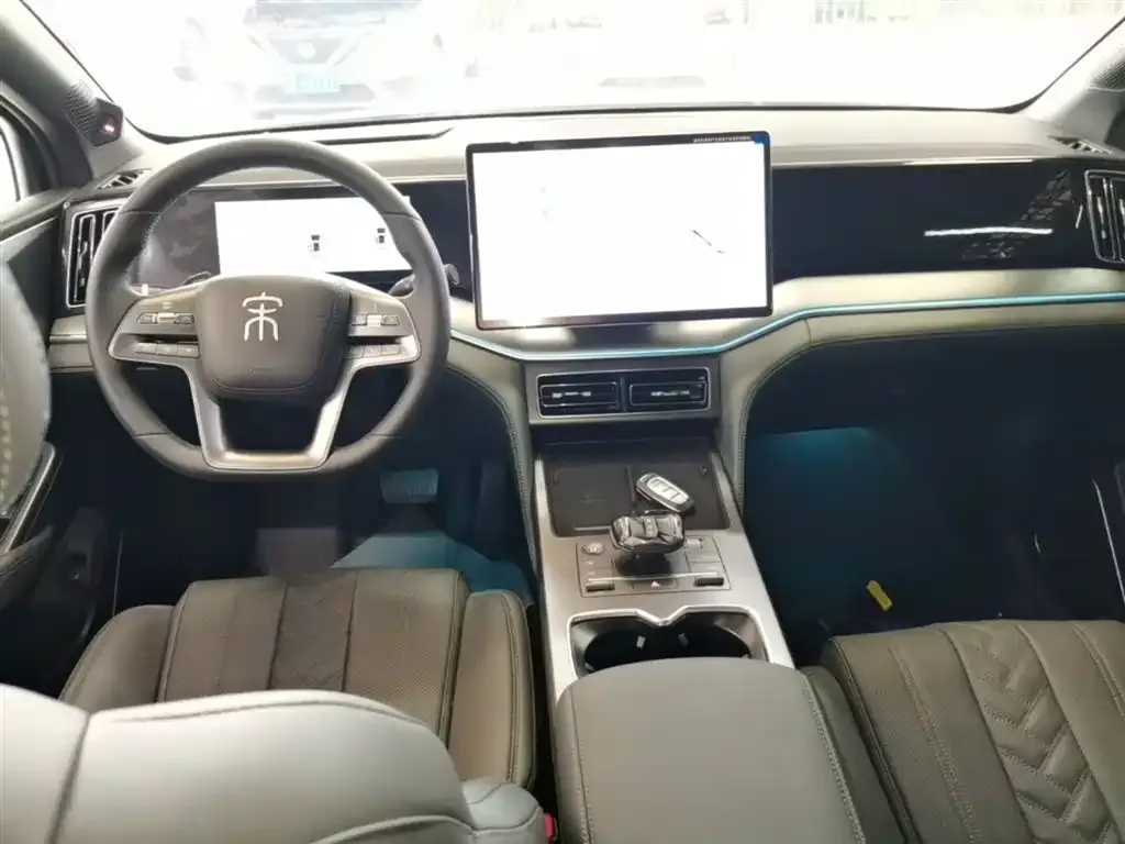 BYD L DM-i — фото 2