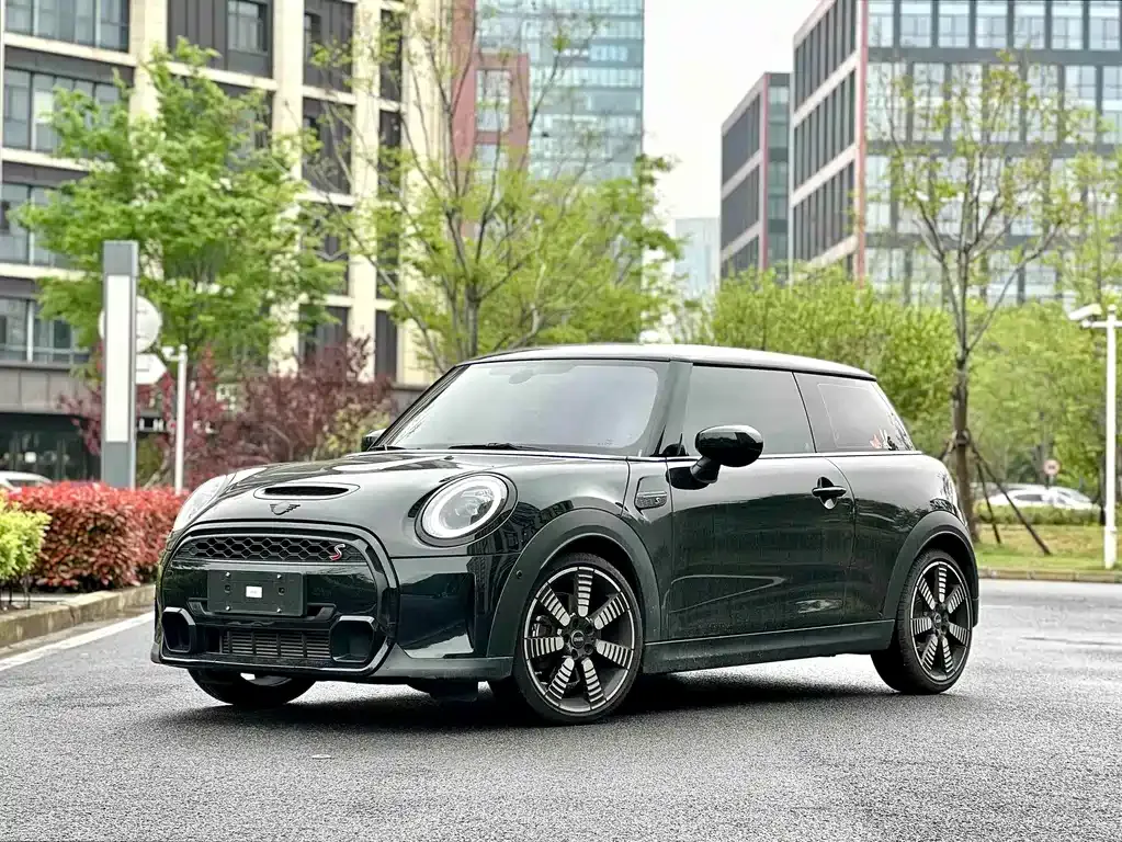 MINI Cooper (3-door) — фото 1