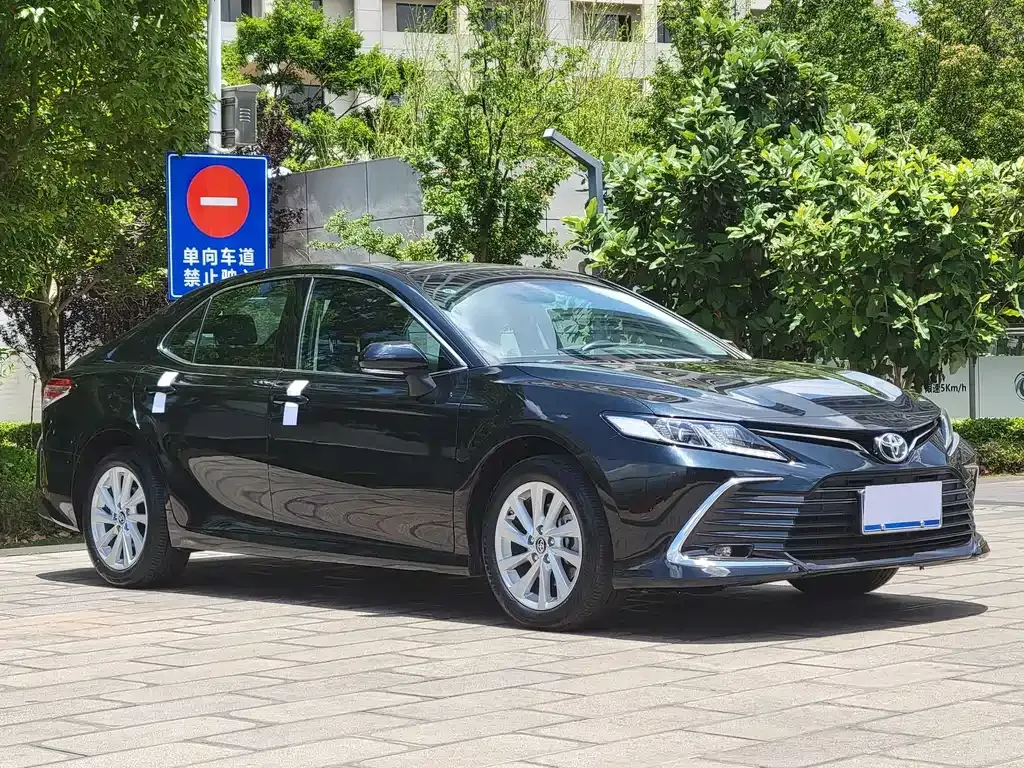 Toyota Camry — фото 6