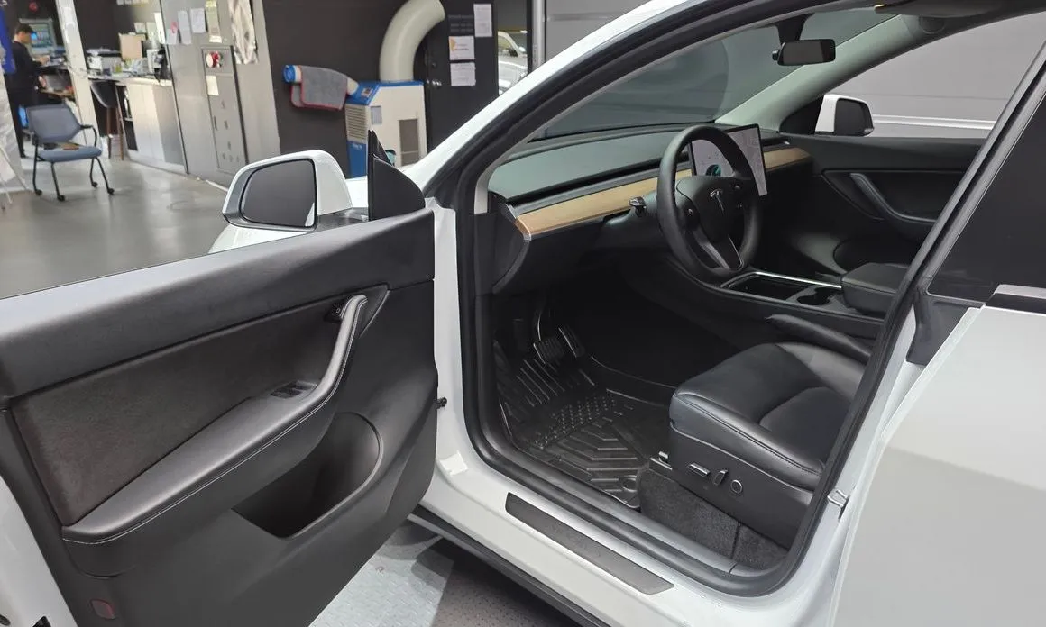 Tesla Model Y 2021 из KR, фото 7