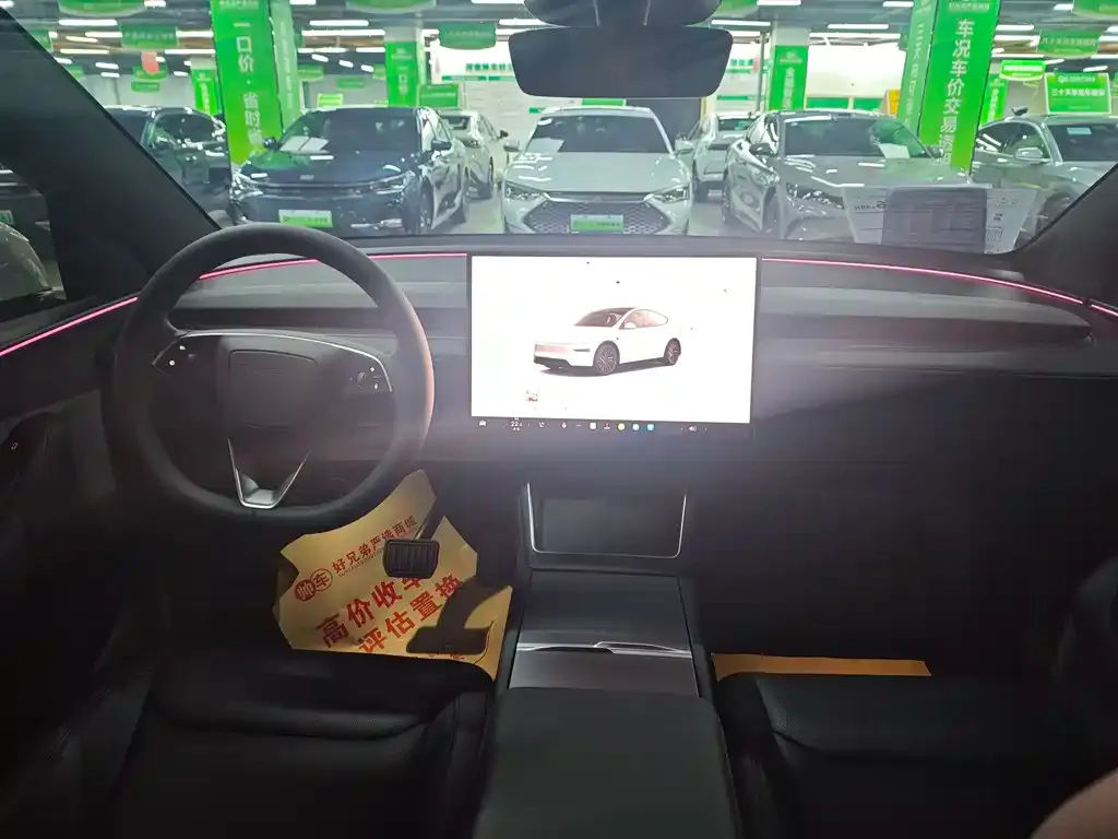 Tesla Model Y — фото 9