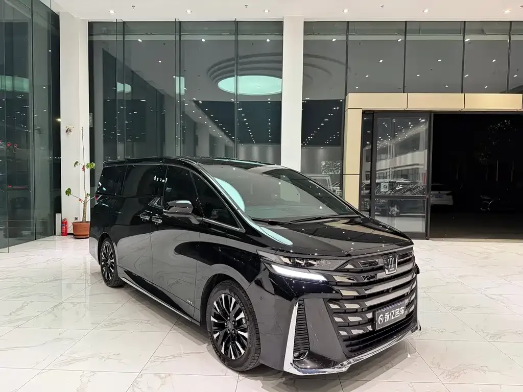 Toyota Vellfire — фото 10