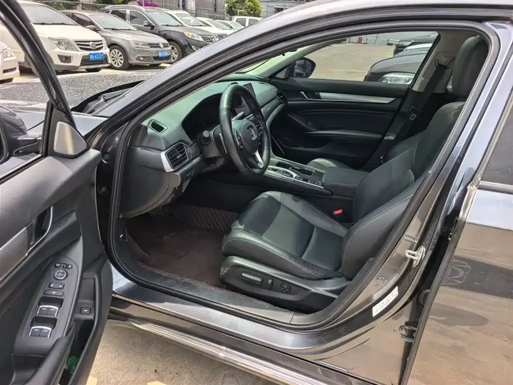 Honda Accord — фото 3