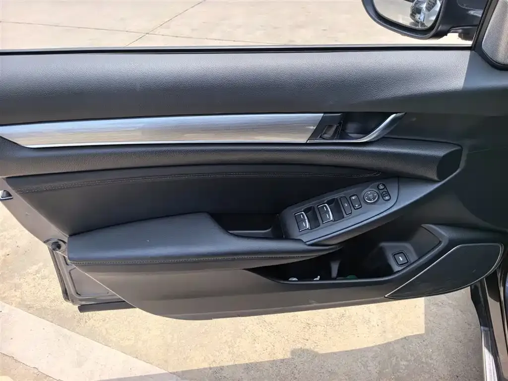 Honda Accord — фото 4