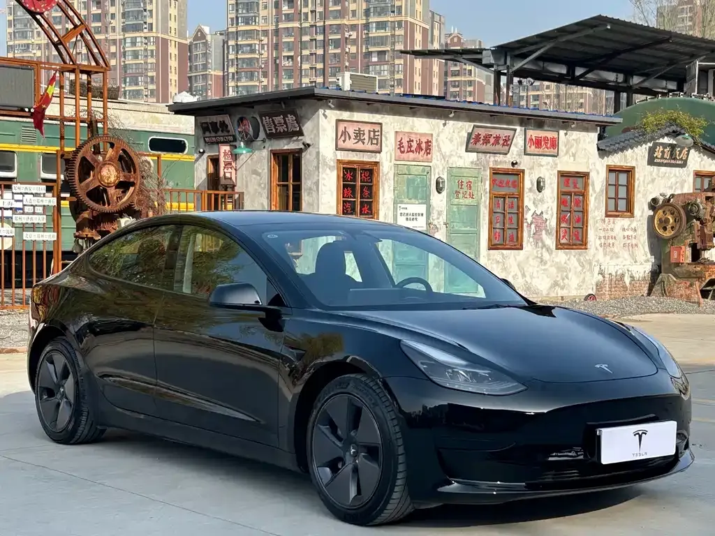 Tesla Model 3 — фото 3