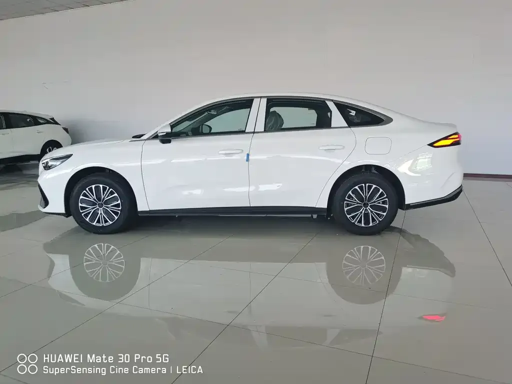 Geely Galaxy Xingyao 6 2026 из CN, фото 4