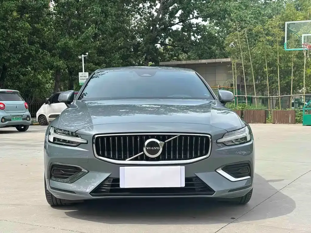 Volvo S60 2024 из CN, фото 9