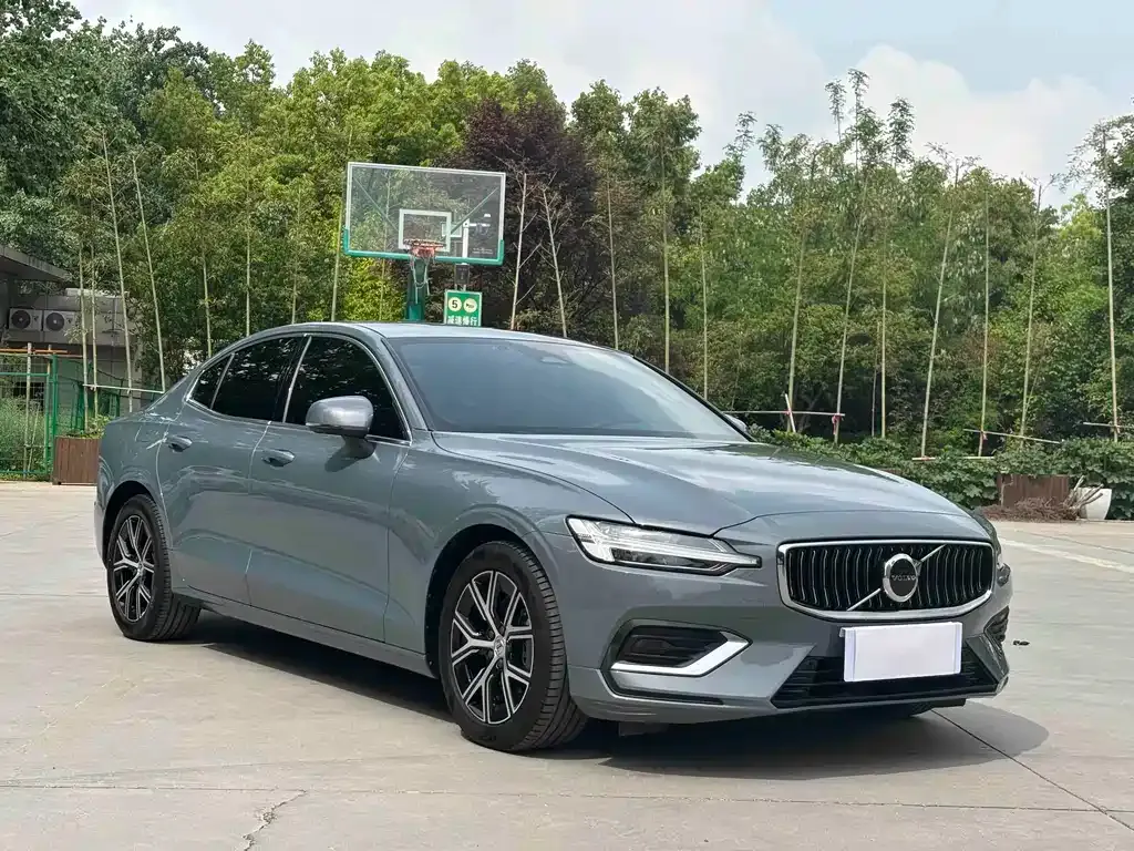 Volvo S60 2024 из CN, фото 8