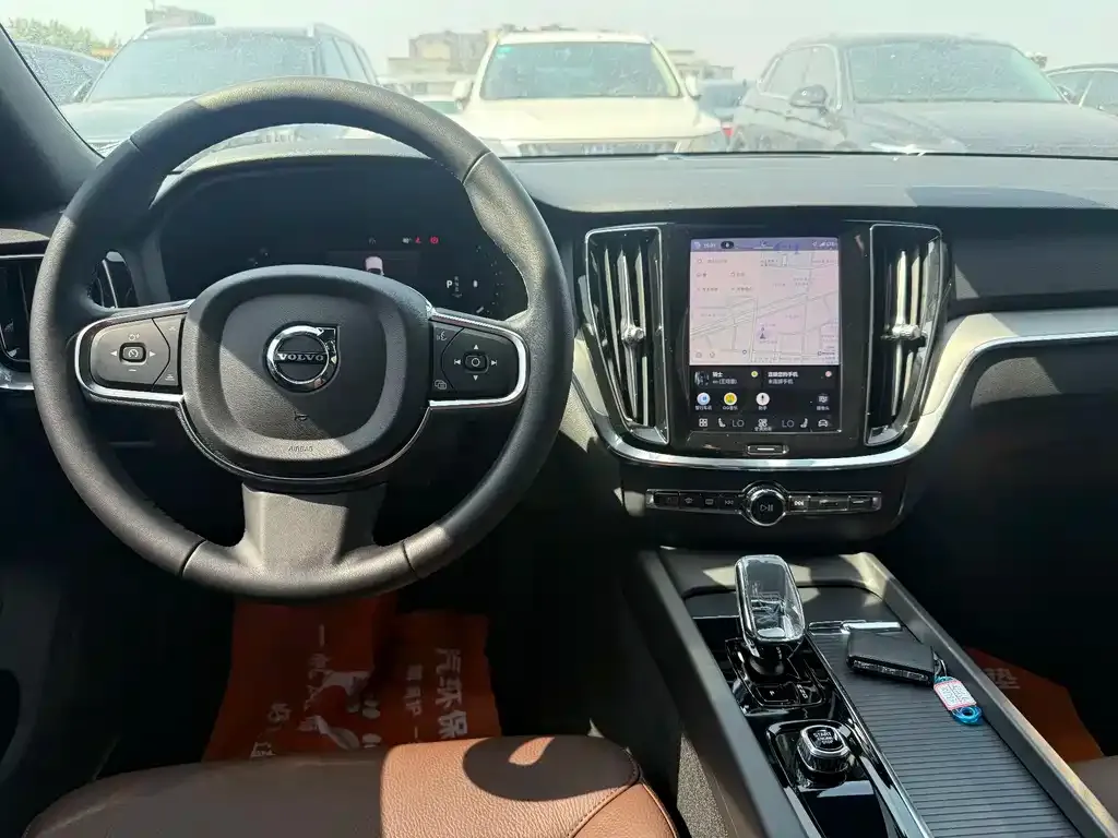 Volvo S60 2024 из CN, фото 5