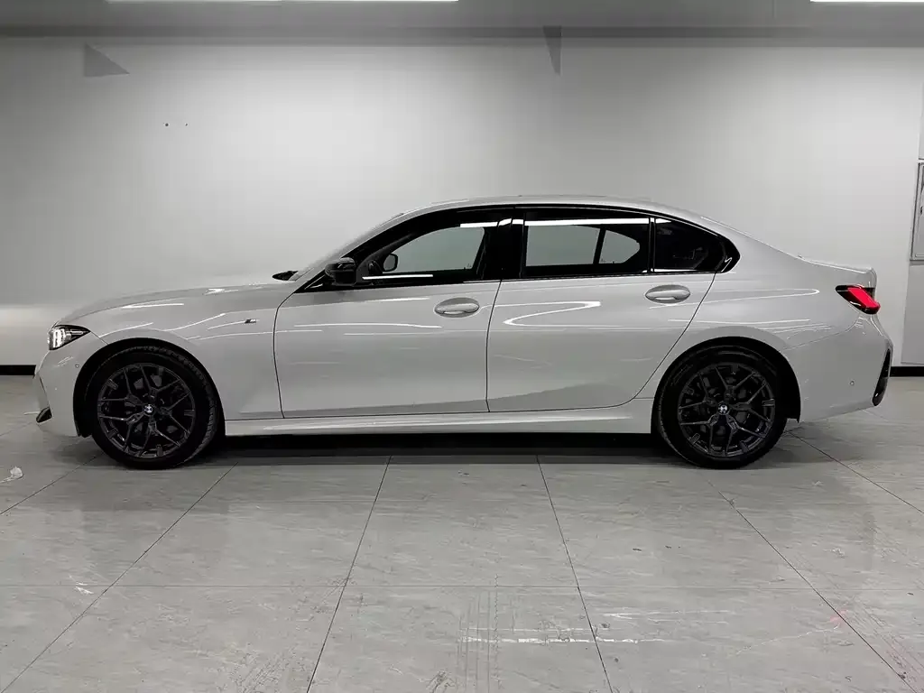 BMW 3 Series 2024 из CN, фото 5
