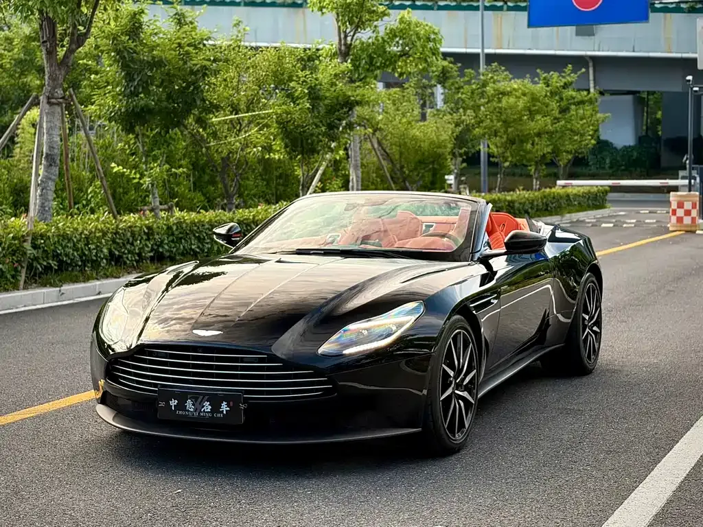 Aston Martin DB11