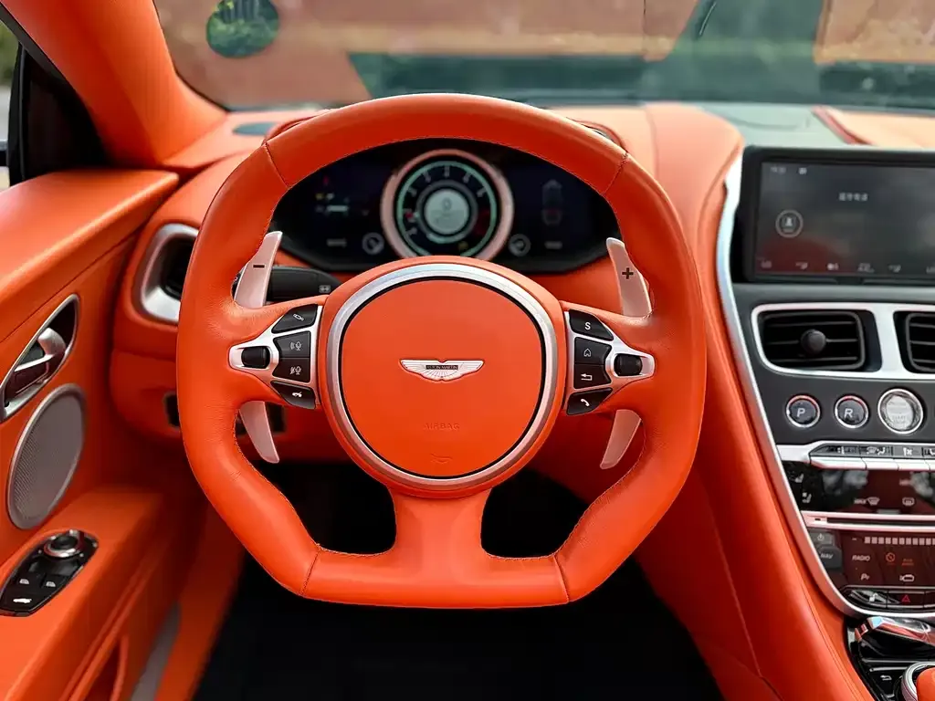 Aston Martin DB11 2023 из CN, фото 2