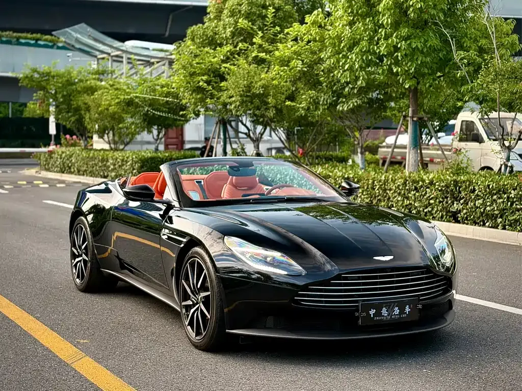 Aston Martin DB11 2023 из CN, фото 5