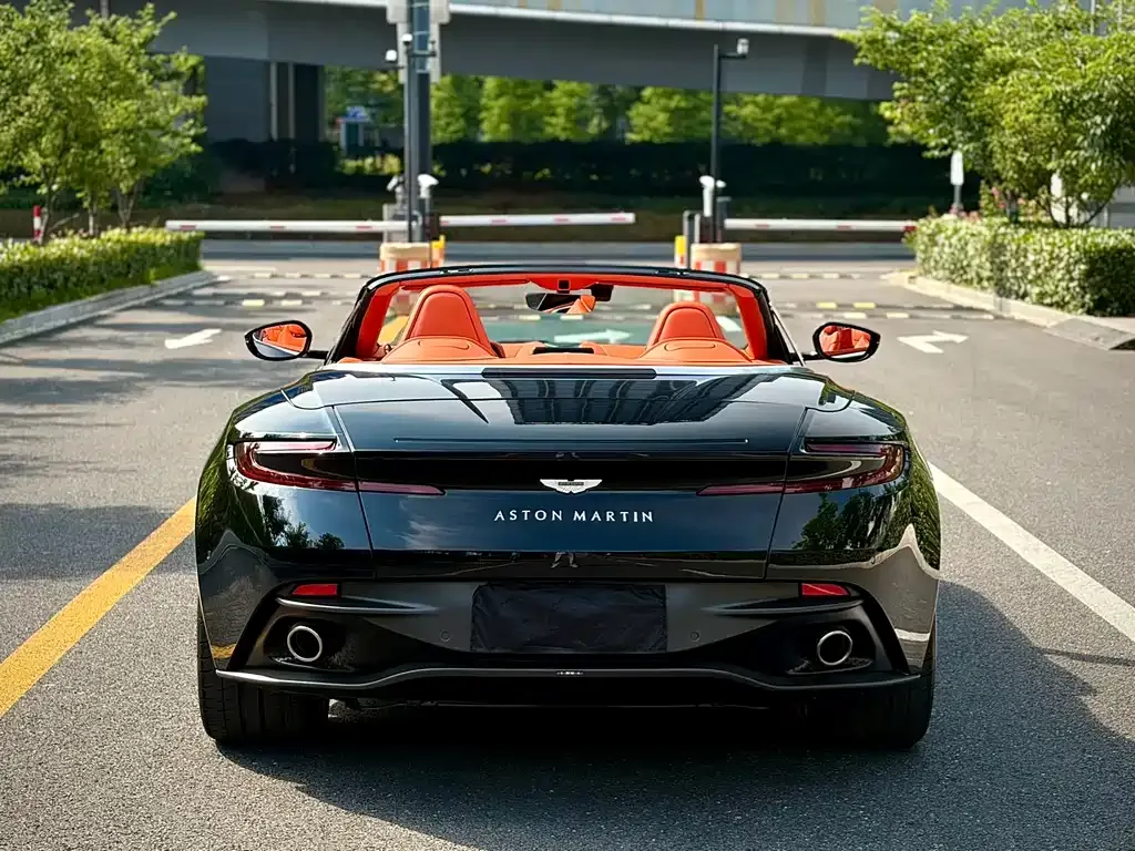 Aston Martin DB11 2023 из CN, фото 3