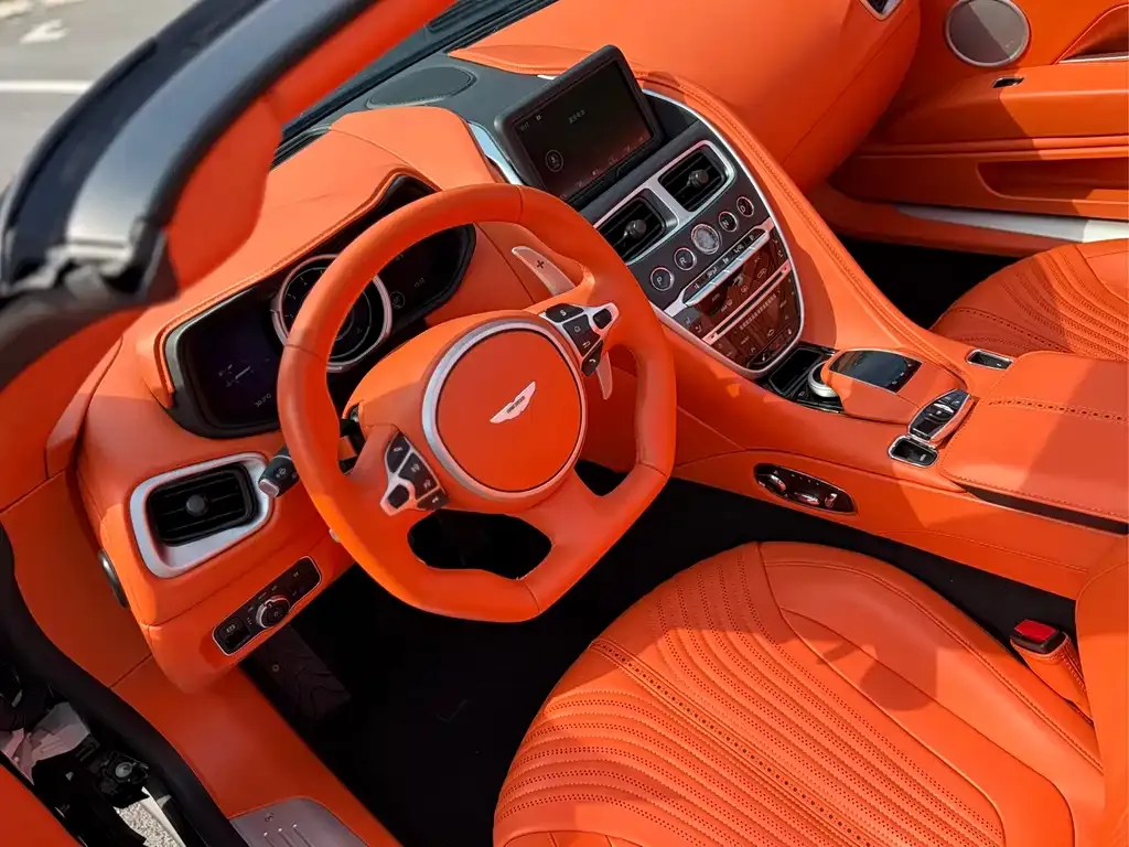 Aston Martin DB11 2023 из CN, фото 9