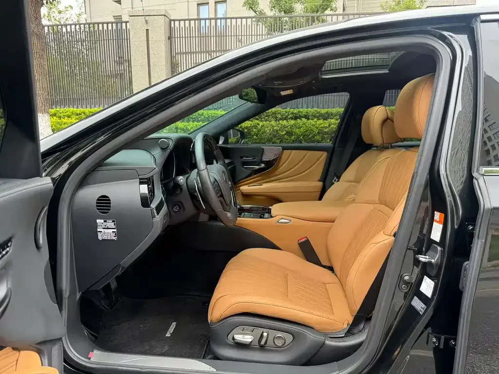 Lexus LS 2021 из CN, фото 8