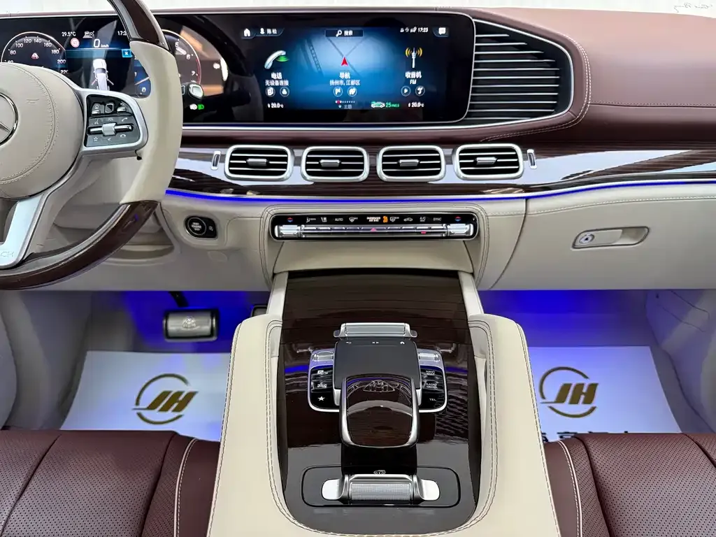 Mercedes-Benz GLS — фото 4