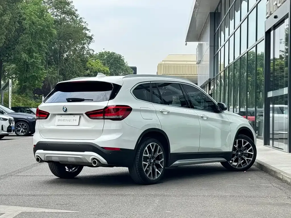 BMW X1 — фото 9