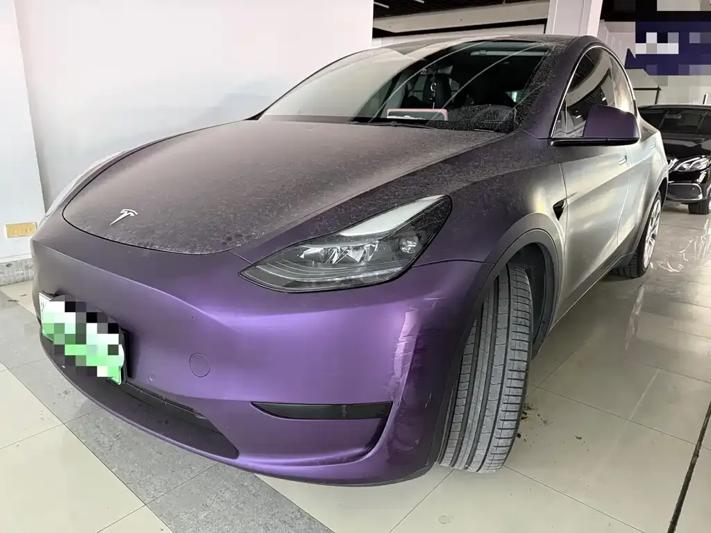 Tesla Model Y — фото 1