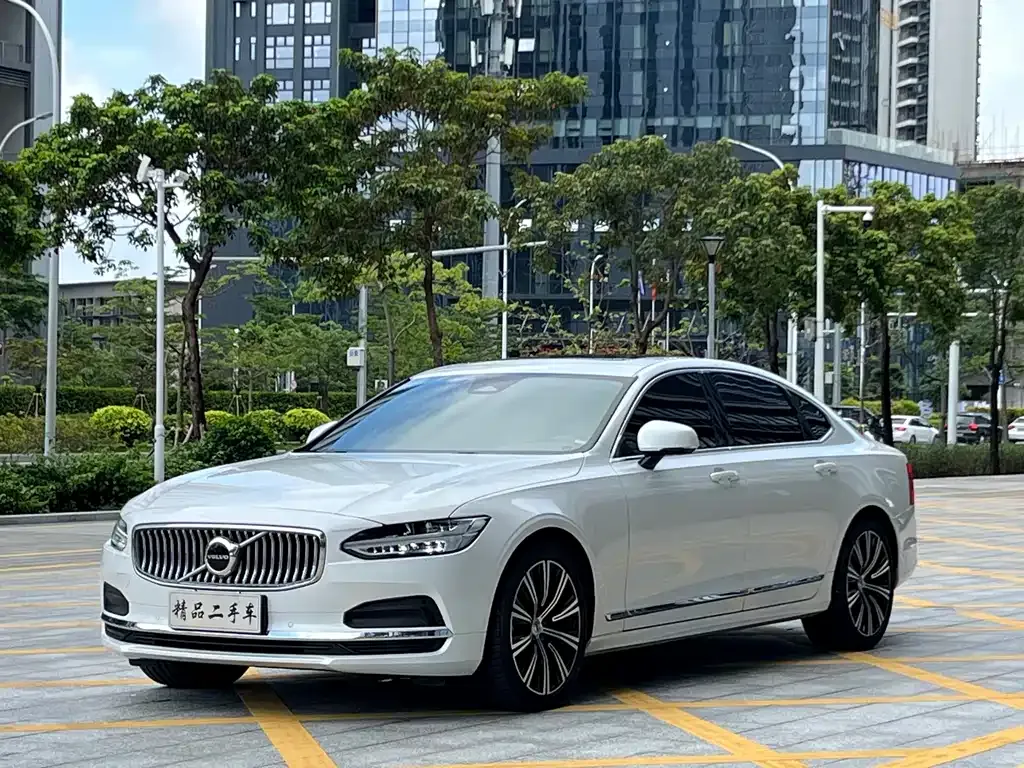Volvo S90 — фото 1