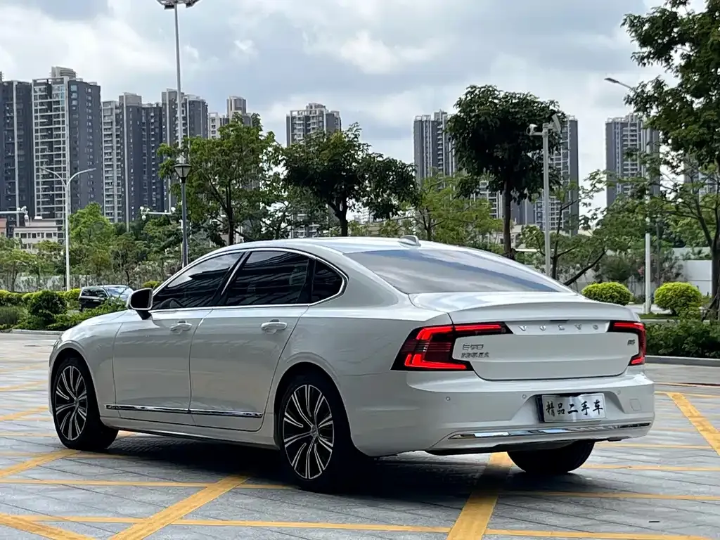 Volvo S90 — фото 3
