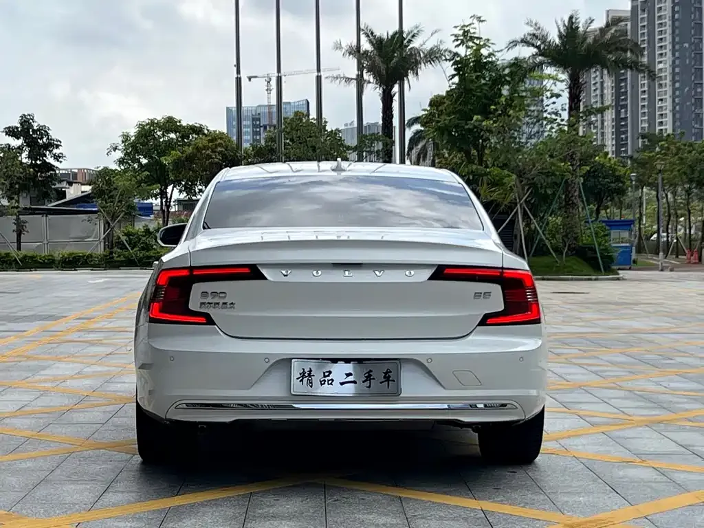 Volvo S90 — фото 8