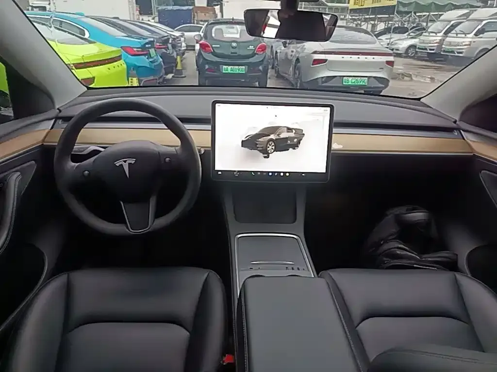 Tesla Model Y — фото 9