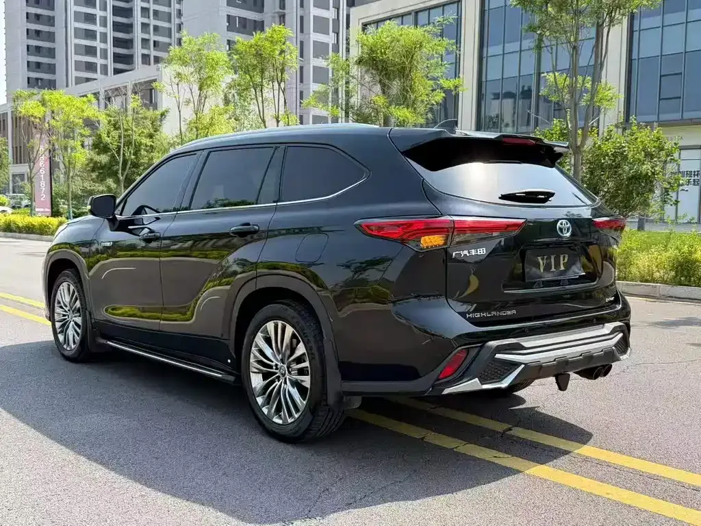 Toyota Highlander — фото 7