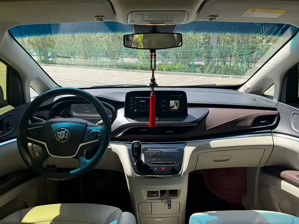 Buick GL8 2023 из CN, фото 2