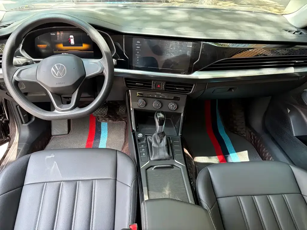 Volkswagen Passat 2023 из CN, фото 4