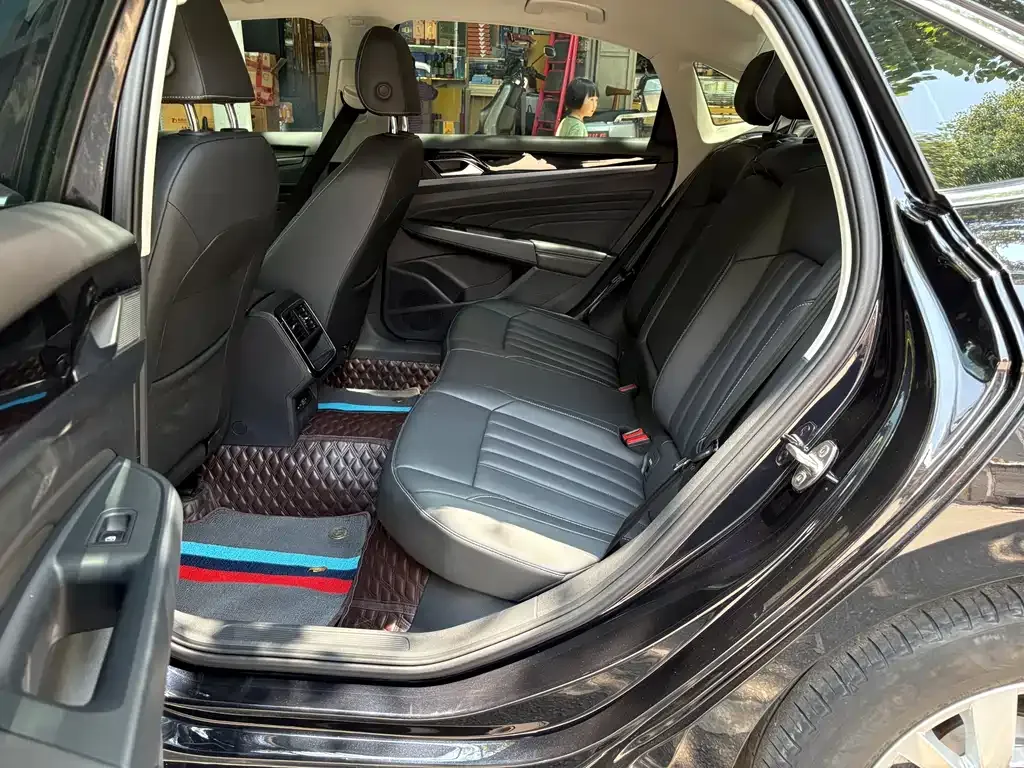 Volkswagen Passat 2023 из CN, фото 6