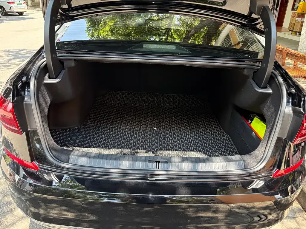 Volkswagen Passat 2023 из CN, фото 9