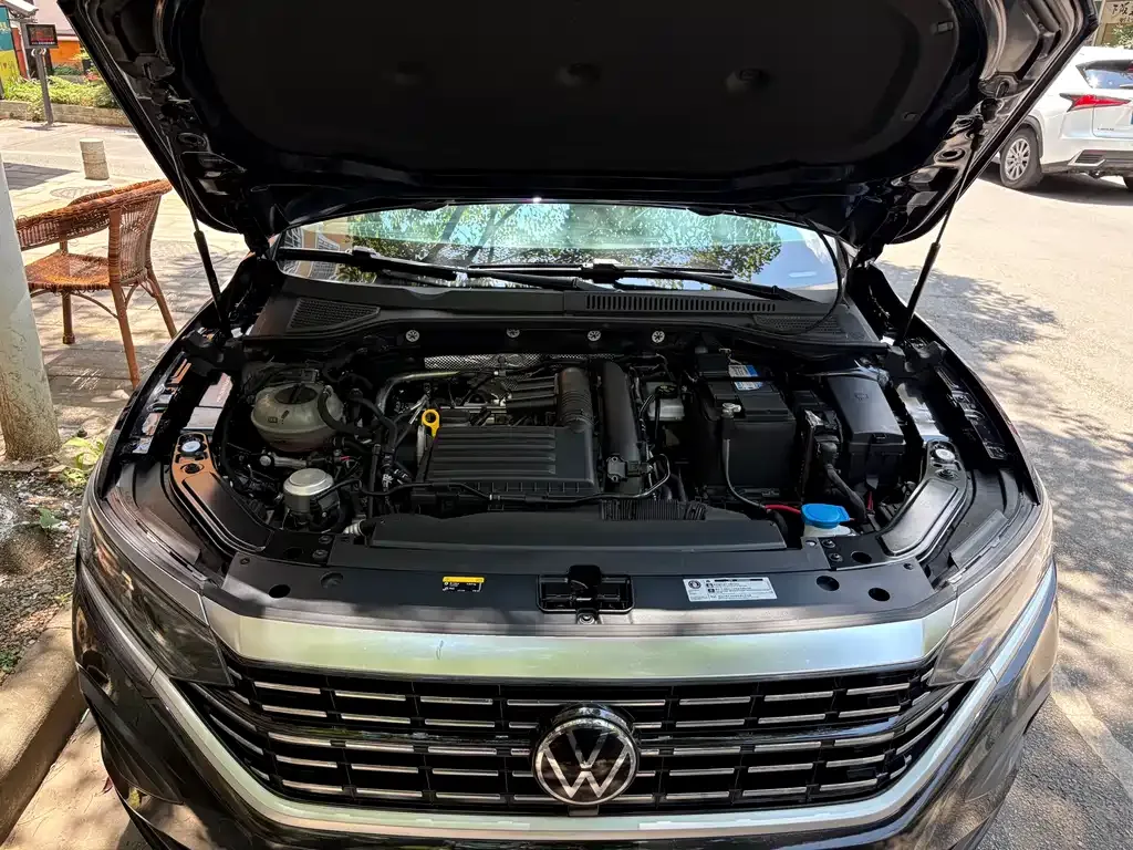 Volkswagen Passat 2023 из CN, фото 7