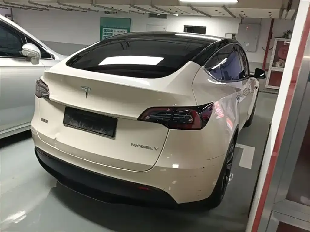 Tesla Model Y — фото 7