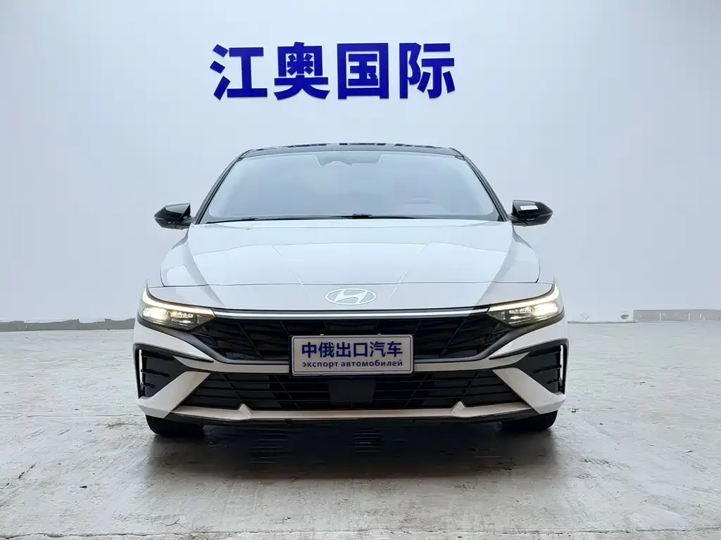 Hyundai Elantra — фото 5