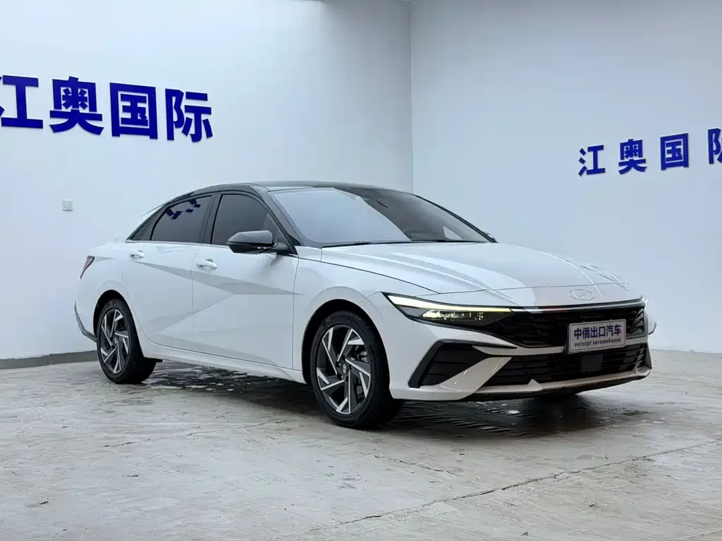 Hyundai Elantra — фото 6