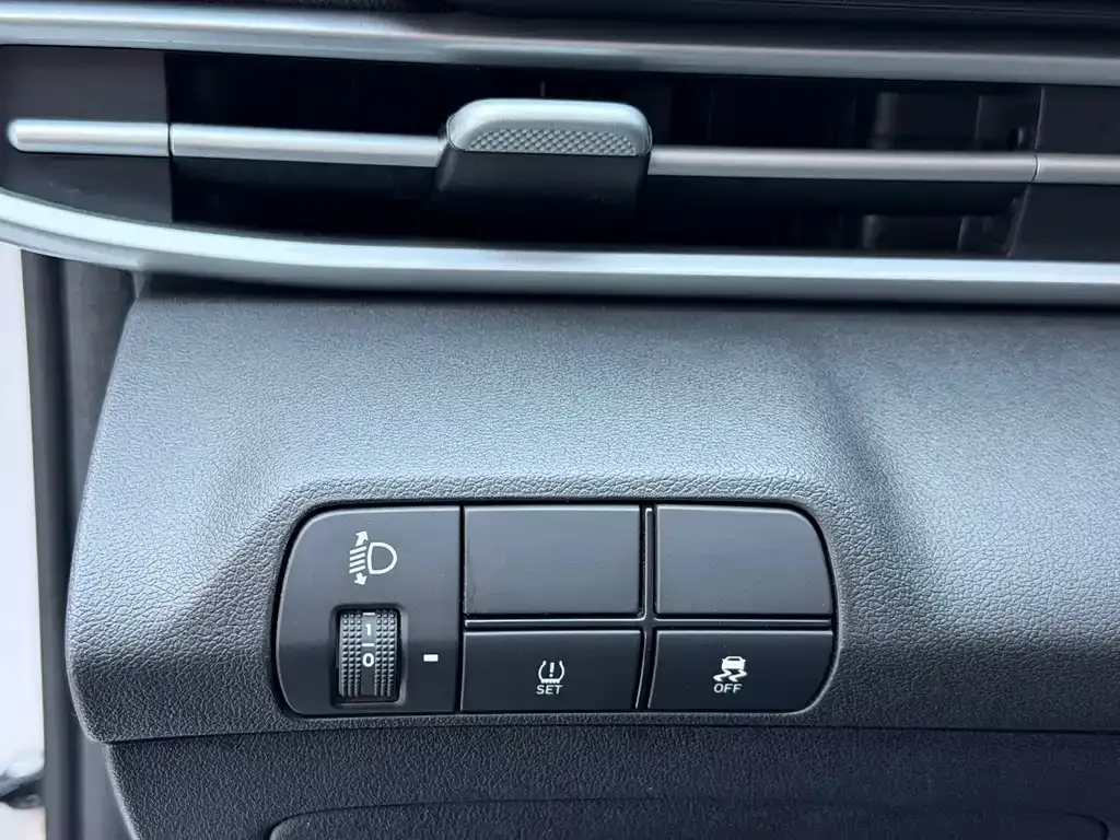 Hyundai Elantra — фото 8