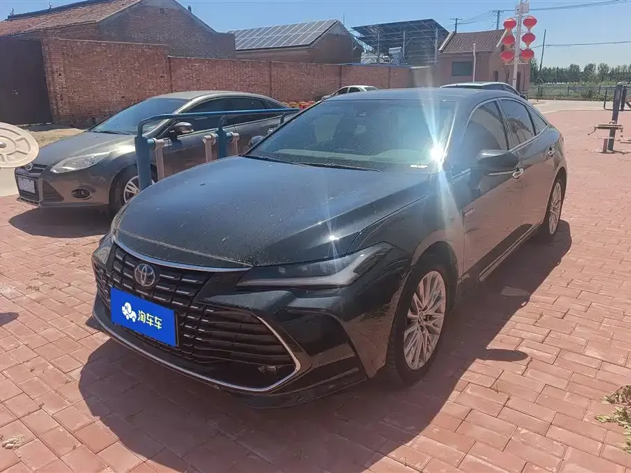 Toyota Avalon — фото 1