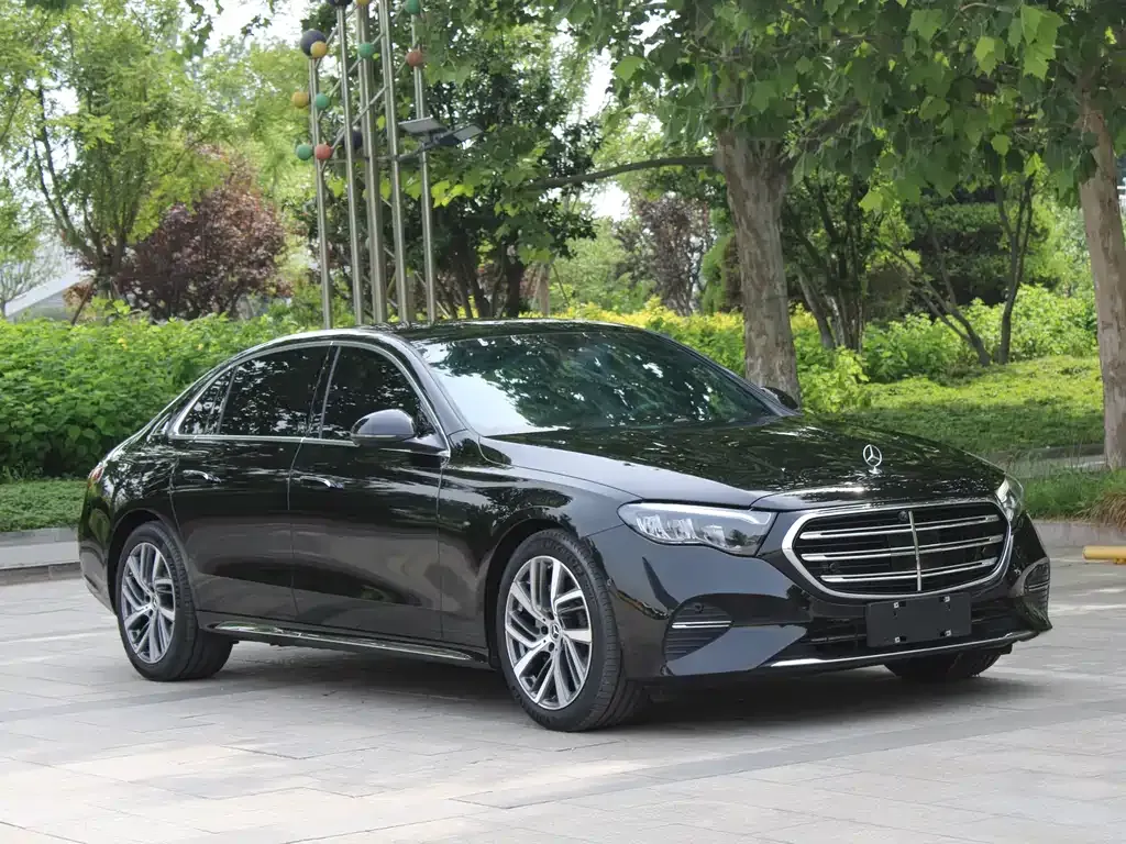 Mercedes-Benz E-Class — фото 10