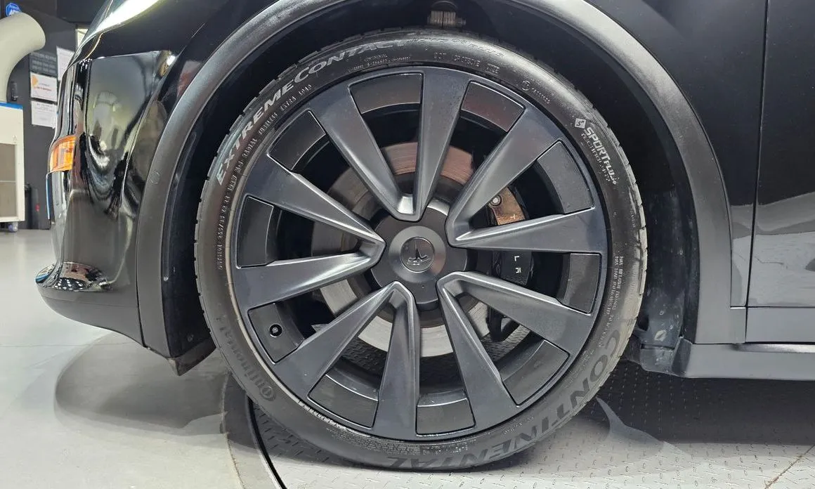 Tesla Model X 2023 из KR, фото 10