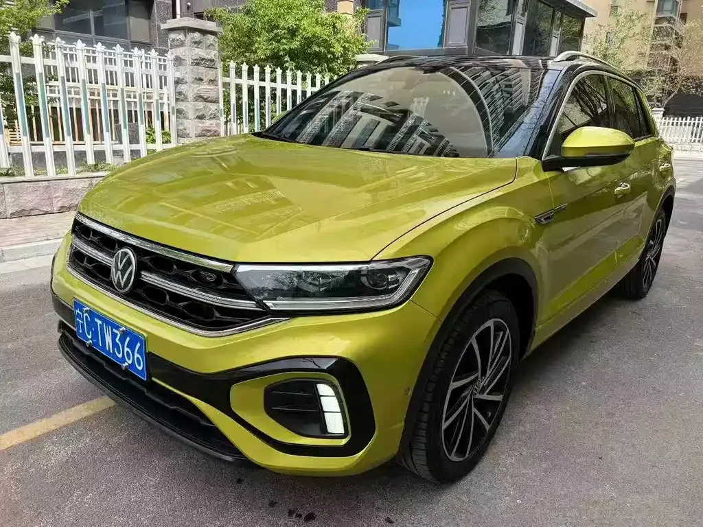 Volkswagen T-Roc — фото 1