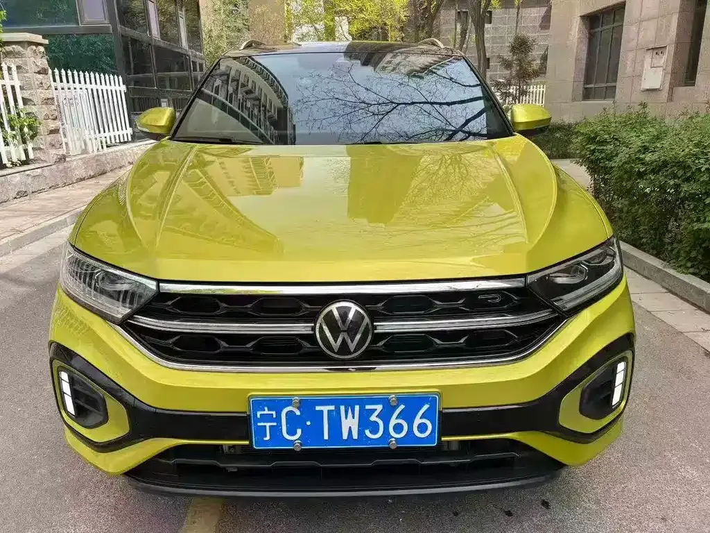 Volkswagen T-Roc — фото 8