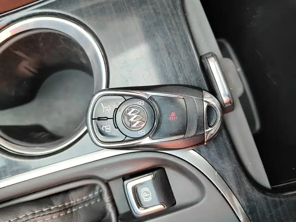Buick Envision Plus — фото 8