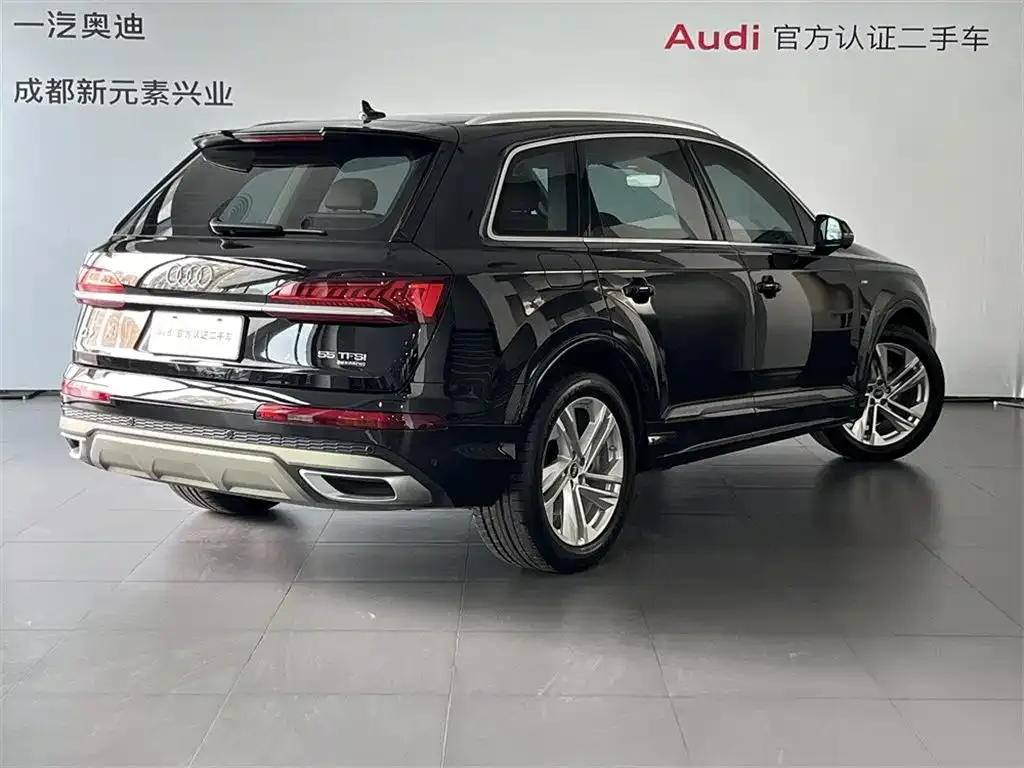 Audi Q7 — фото 10