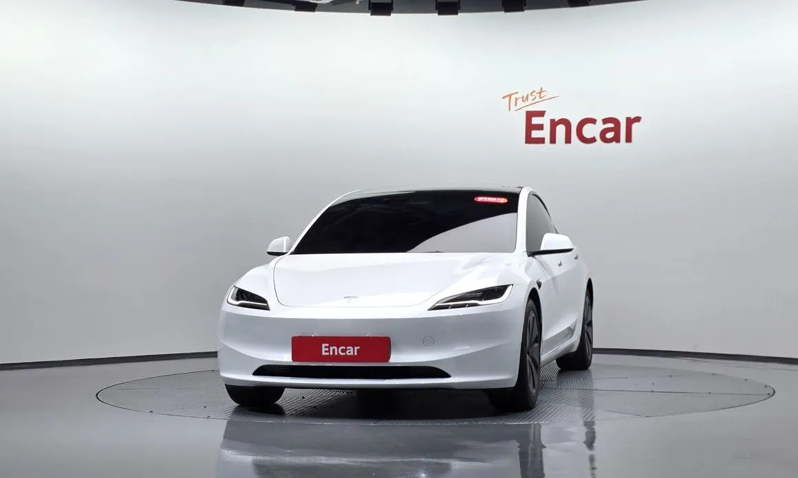 Tesla Model 3 — фото 4