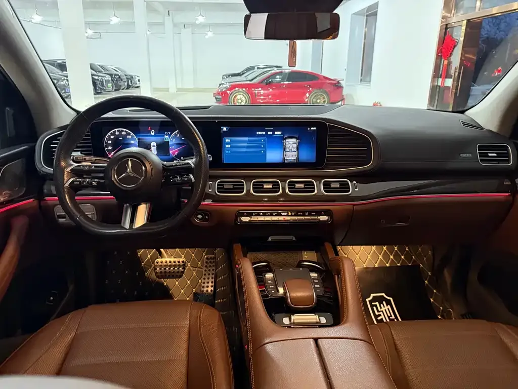 Mercedes-Benz GLS — фото 6