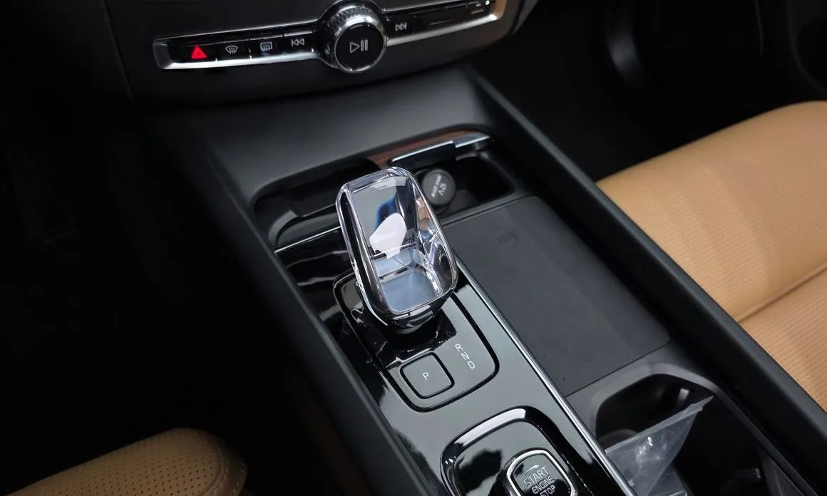 Volvo XC60 2024 из KR, фото 3