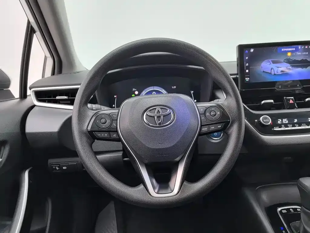 Toyota Corolla — фото 7