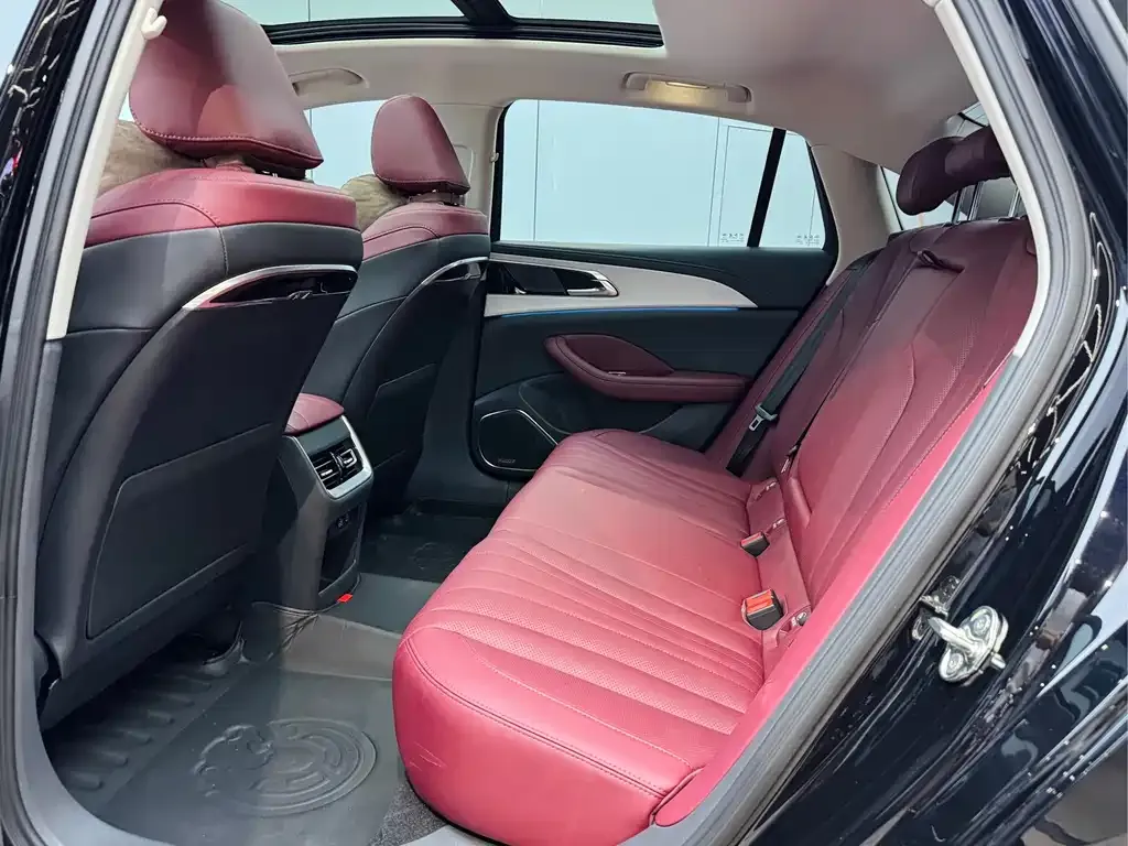 Hongqi H5 PHEV 2025 из CN, фото 7